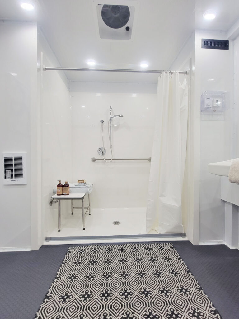 lang-ada-combo-interior2